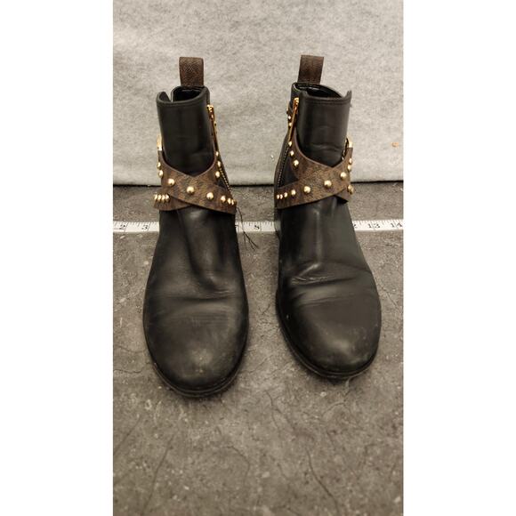 Michael Kors Leather Ankle Boot Women's 6 M Black Brow Studded Logo Ankle Boot‎ - Picture 1 of 9